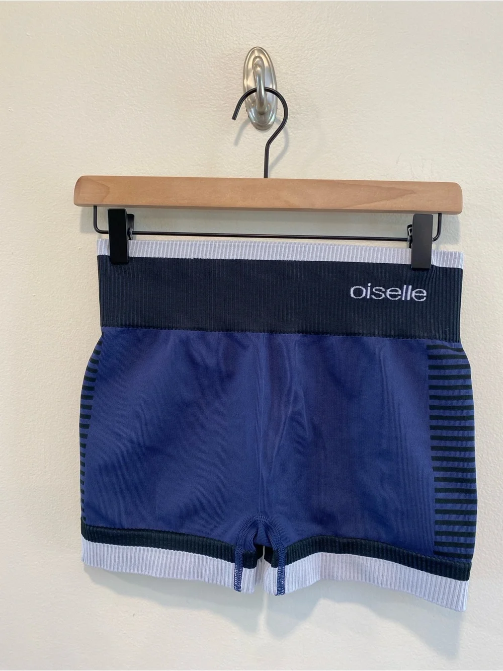 Ouiselle race day shorts women’s size small athletic workout exercise navy blue
